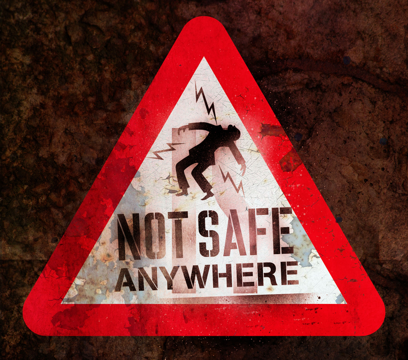 Illustration for article titled The Darkest Hour has the best alien warning signs since District 9